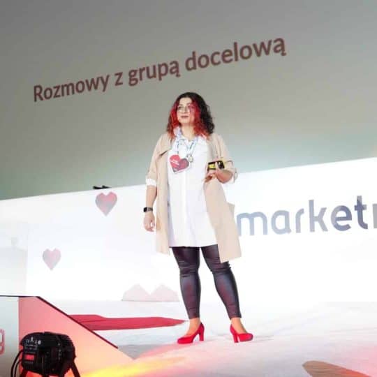 Ewelina Podrez-Siama Ewelina speaking at I♥Marketing